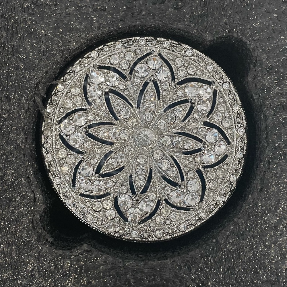 Olivia Riegel Windsor Round Box